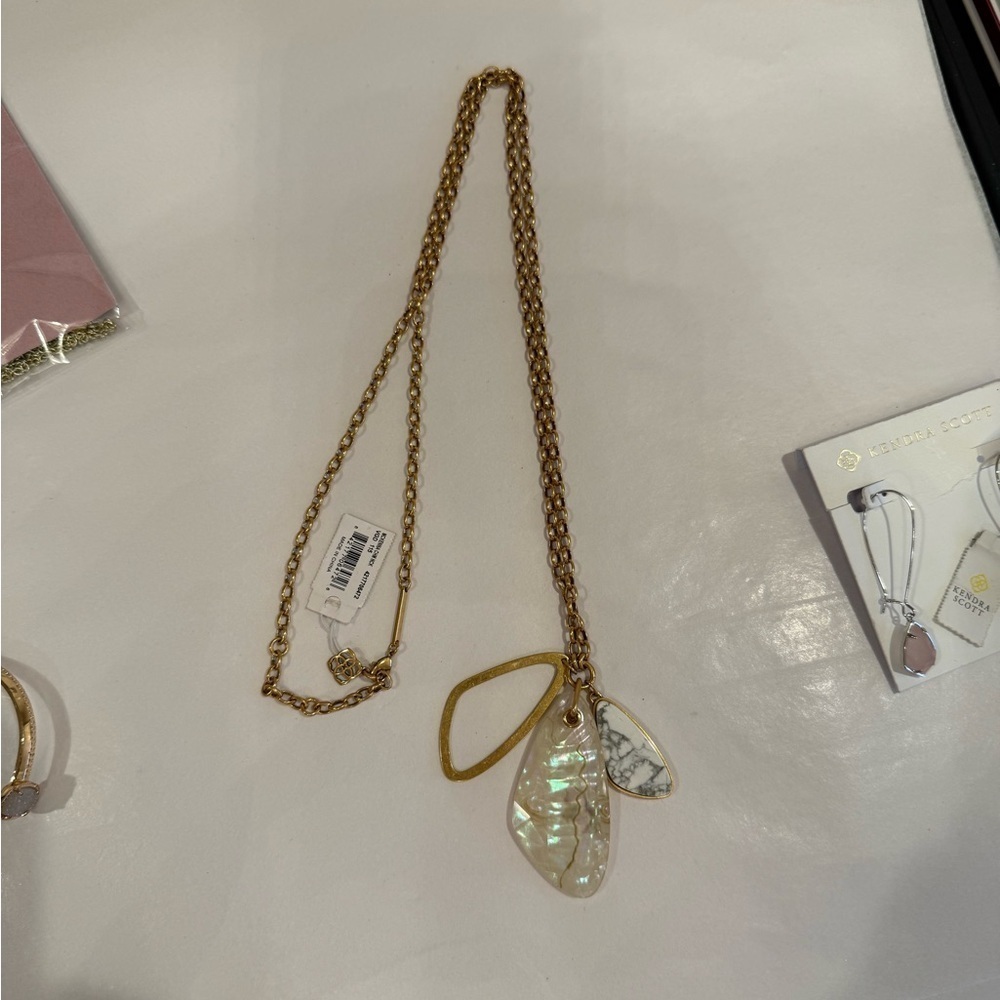 Kendra Scott Gold and Cream Pendant Necklace - Picture 4 of 10